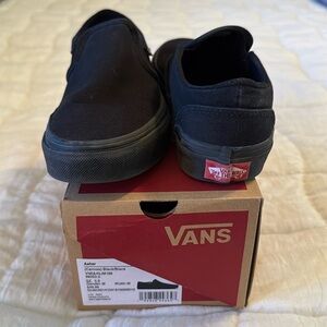 Women’s - Vans Slip On - All Black